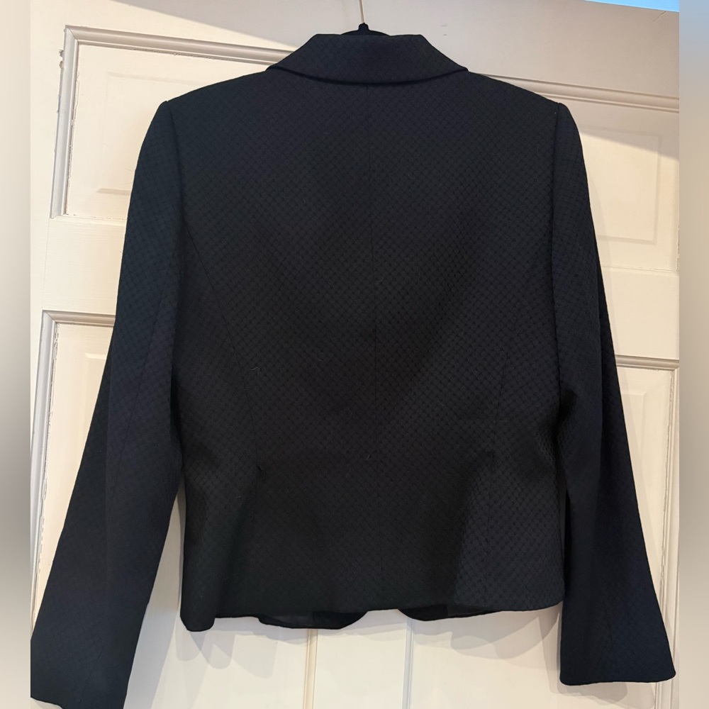 Tahari Arthur S. Levine 2 piece Black Suit - Picture 4 of 8